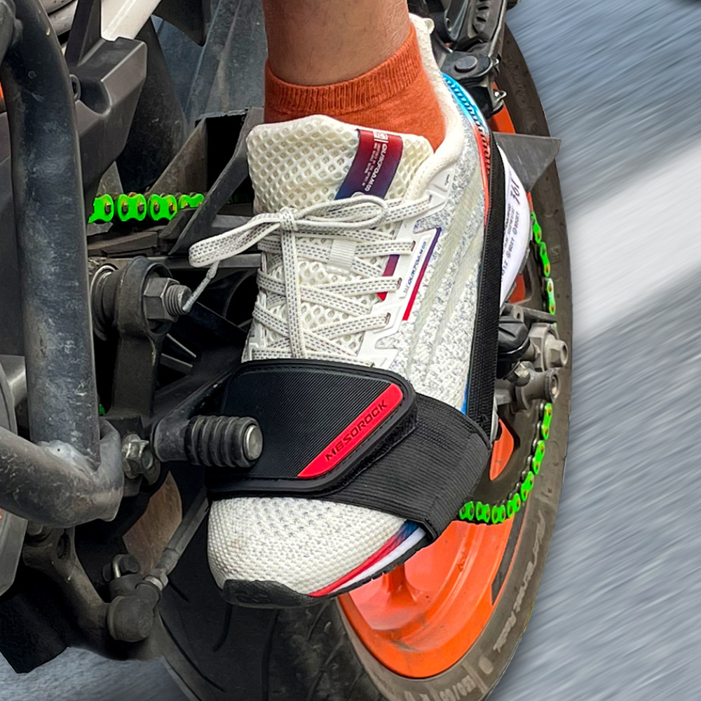 Motorcycle Gear Lever Extender - オートバイのギアシフトシューズカバー、調節可能なTPUガードパッド、滑り止めストラップ付き、すべてのブーツと靴にユニバーサルフィットするアクセサリー